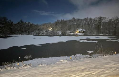 Idyllic Lakeside Cottage - Foto 18