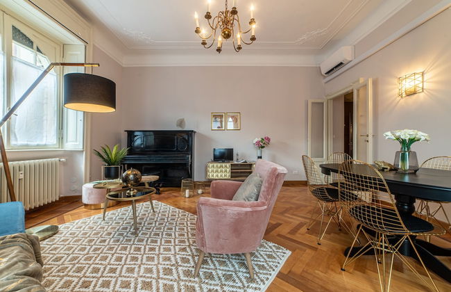 JOIVY Sophisticated Flat W/ Desk - Foto 32