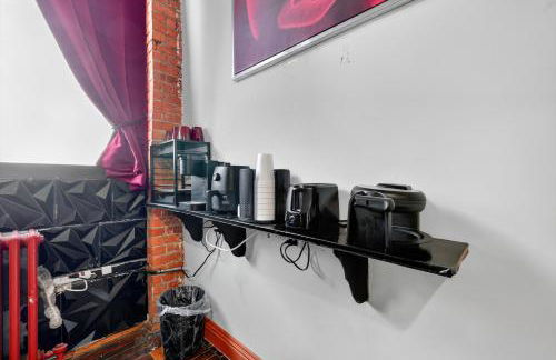 Beautiful 'Rose Themed' Loft Near Downtown Detroit apts - Foto 14