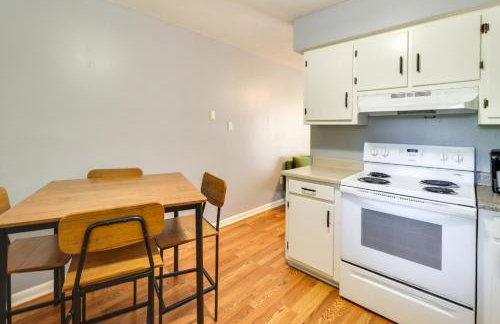 Walk to Dining and Shops Dtwn Brookhaven Home! - Foto 8