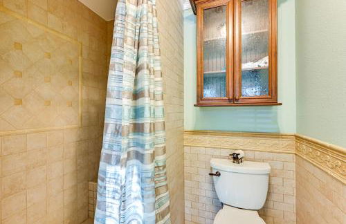 1 Block to Sims Park Spacious Getaway with Balcony - Foto 18