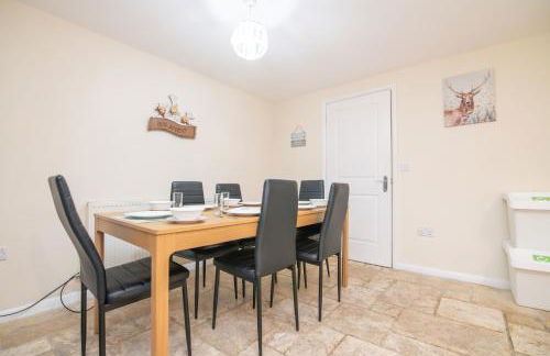 5 bed house with free parking in quiet location - Photo 4