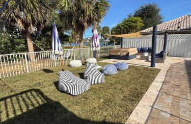 Beachfront Oasis w Htd Pool Cinema Game-Room Tiki - Foto 22