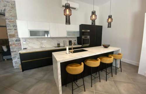 Venetian gem in neapolitan with private courtyard - Photo 16