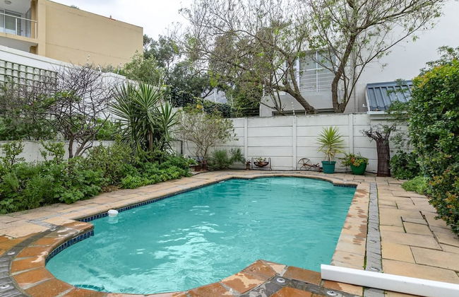 3 Bedroom Family Home - Houtbay - Photo 19