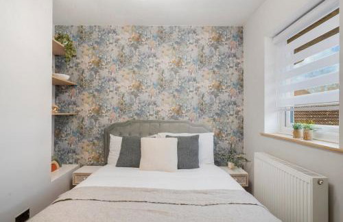 Milton Keynes 3BR, Stylish Home, Sleeps 5, Families Stays, Parking , Fast WiFi - Foto 10