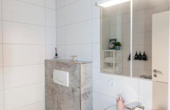 Ferienwohnung "Kapellmeister" mit Klimaanlage in allen 4 Schlafbereichen, großes Wohnzimmer mit Smart TV und Big Sofa - Photo 12