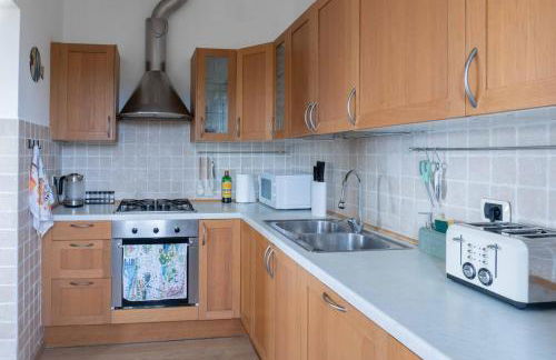 Spacious & modern, short drive to lake & mountain - Foto 22