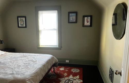 Falls Retreat - Walk to the Falls, the Casino and all Downtown Restaurants - Across from the Aquarium - Photo 13