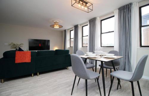 Elegant 2BR w/ Pool Table in Prime Location - Foto 26