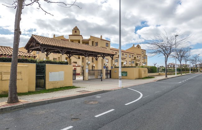 Serene Holiday Home in Huelva With Balcony - Foto 2