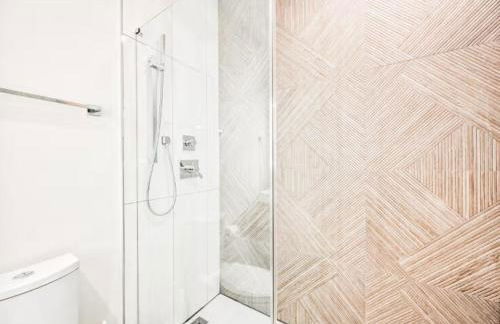 Sleeps 12 Downtown Entire home with rooftop - Foto 74