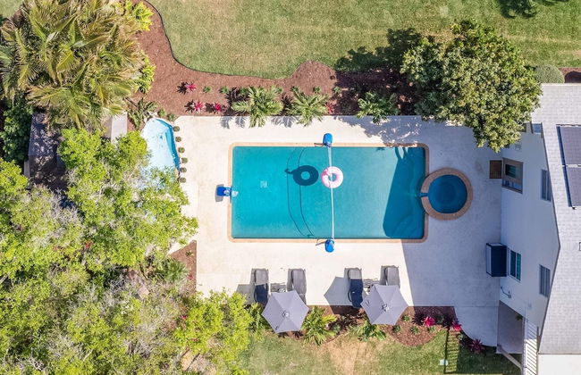 Luxe Largo Retreat: Pool, Games, Basketball & More - Foto 10