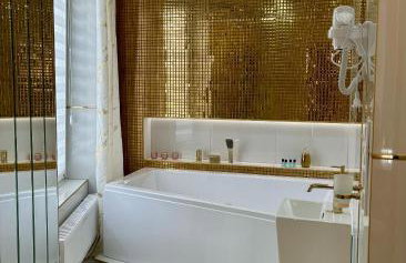 Apartament "Gold Luxury Dubai" Centrum z dużą wanną dla Dwojga - Foto 3