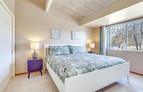 Clear Lake Gem on Canal with Dock Dogs Welcome! - Foto 24