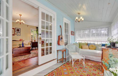 Timeless Pineview Cottage Hot Tub & Pet Friendly - Photo 12