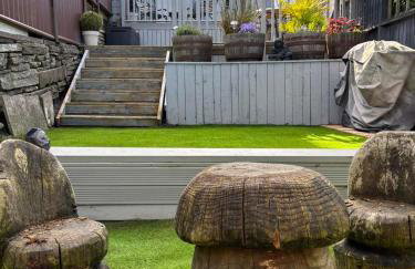 Hedgehog Cottage with garden in Bronte village! - Foto 32