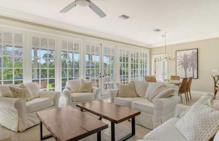 Blue Lagoon Hideaway 3BR Coastal Chic Retreat - Foto 5