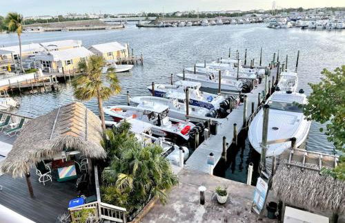 Eleuthera - 2x2 Fully Updated Old Town Waterfront Corner Condo - Photo 28