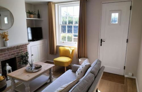 Cosy cottage with vineyard view near Goodwood Chichester - Photo 2