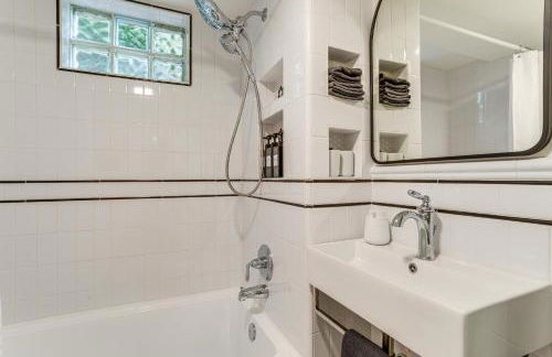 Walkable Apt with Off-Street Parking in Cheesman! - Foto 19