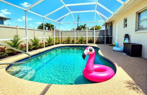 Venice Pool BBQ Mini Golf 3BR 2BA Sleep 12 - Photo 2