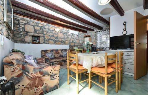 Charming Home With Pool in Barbariga - Photo 12