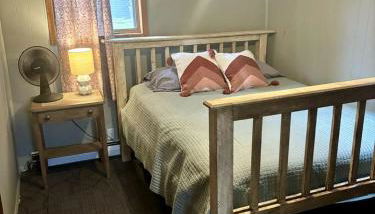 Embrace Nature in this Breathtaking Cottage in Portage Lake, Maine - Foto 5