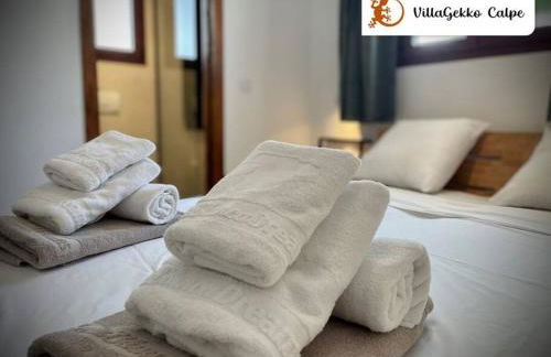 Off-grid Luxury Villa with Tikibar by the pool. - Photo 67