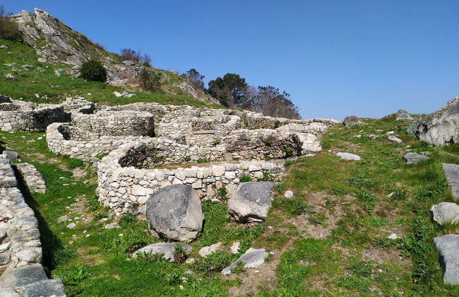 Tour privado por el castro de Santa Tecla - Photo 3