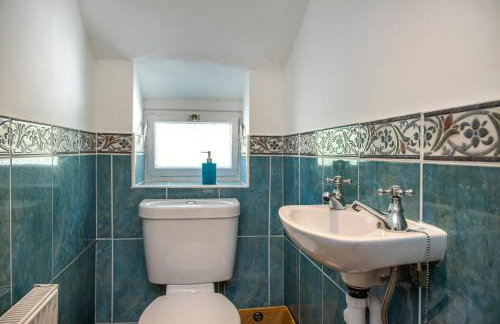 Drake Cottage with Hot tub - Photo 24