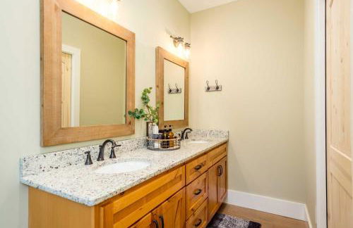 Game Room and Wraparound Decks Cullowhee Home! - Foto 13