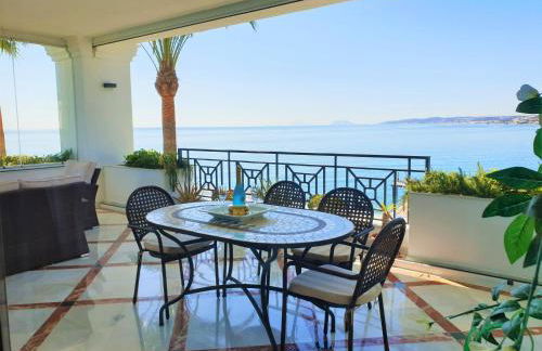 LUXURY APARTMENT FRONTAL TO THE SEA IN ESTEPONA DONCELLA BEACH - Photo 4
