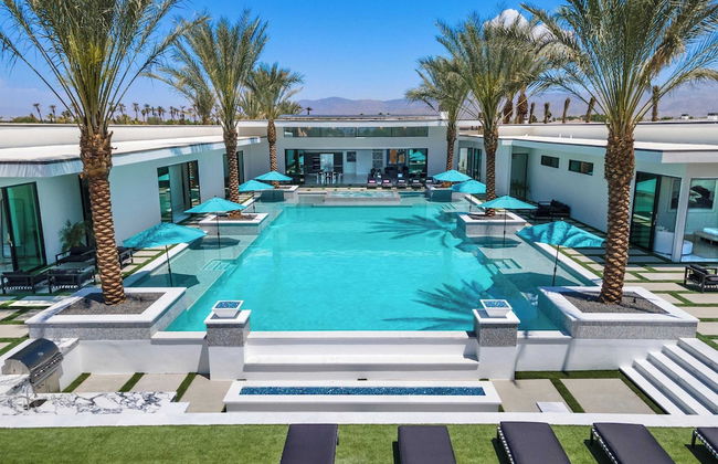 Sleeps 26 Pool, Hot Tub, Pickleball & Putting Green Bravo Villa #12 by Avantstay - Foto 31