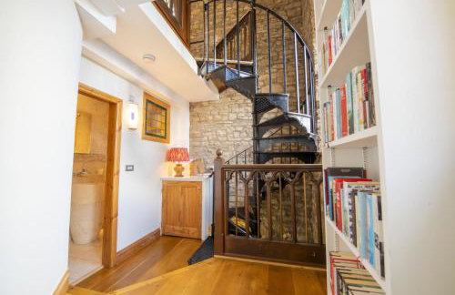 Askrigg Chapel - Photo 58