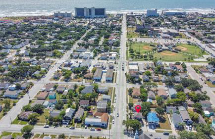 Summer Bliss 3BR Home, Walk to Beach Master Suite Sleeps 9 - Foto 10