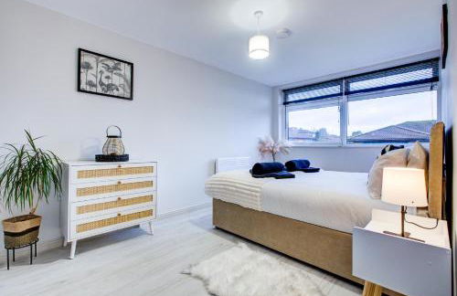 Modern 2 Bed in High Wycombe by ARP Homes, Ideal for Families or Business, Free Parking - Foto 38