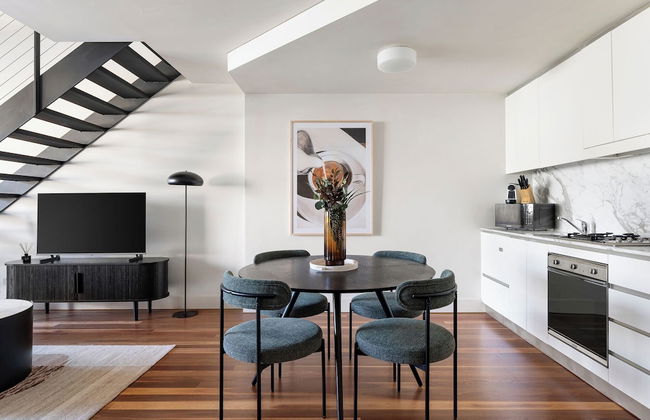 Crown Street Apartments by Urban Rest - Photo 19