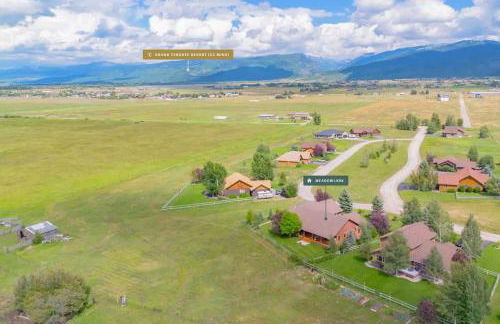 Upscale Hot Tub Wildlife Views - Photo 48