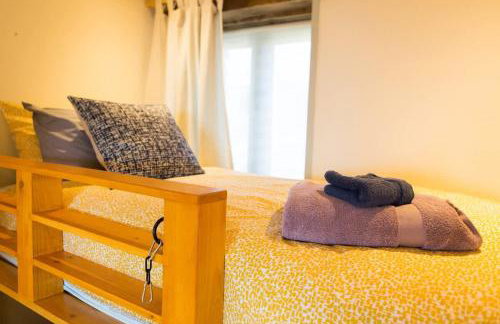 Stunning Old Carthouse with seaview - Photo 29