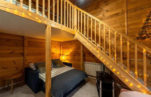 Walliswood Lodge - Wood Burner, Air Con & Wi-fi, Rural Retreat - Foto 8