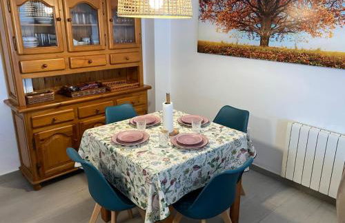 Costa Dorada Beach Villa with Shared Pool and Terrace - Foto 21