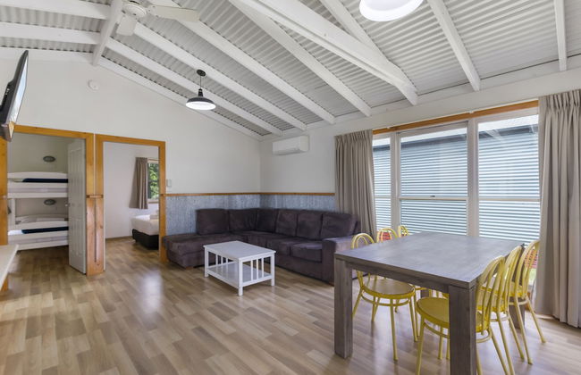 Wairo Beach Holiday Park - Photo 49