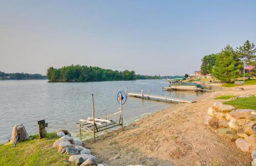 Luxe Waterfront Home with Private Lake Access! - Foto 2
