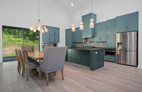 Modern Retreat 10 min-Oaklawn BBQ grill Pavillion Kids playground - Foto 12