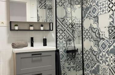 Apartamento con patio y Jacuzzi privado - Foto 8