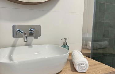 Plaza Victoria Apartments - Photo 12