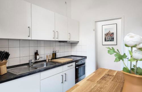 Sonnig & Helle Wohnung Alexanderplatz in 15min zu erreichen, Herthastraße sehr schön und groß für Gruppen geeignet - Photo 14