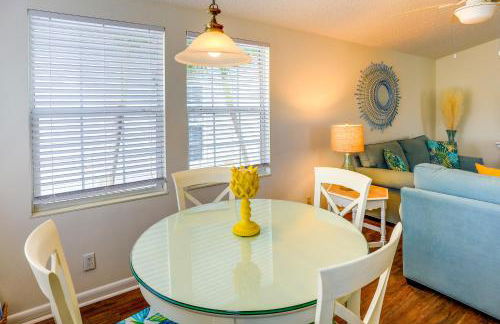 Pool Access, Walk to Beach! Cozy Jensen Beach Home - Photo 2