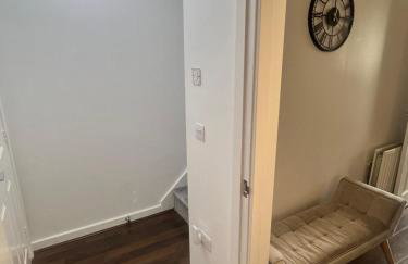 New Manchester City Getaway House with 2 FREE Parking - Foto 9